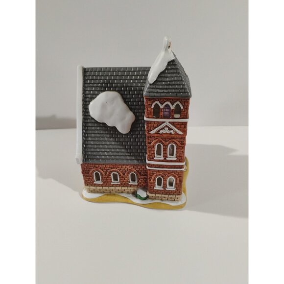 Church on Main Street from the Lefton Colonial Village collection, Antique Model - Picture 11 of 16